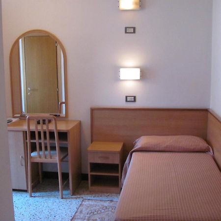 Albergo Moretti Senigallia Kültér fotó