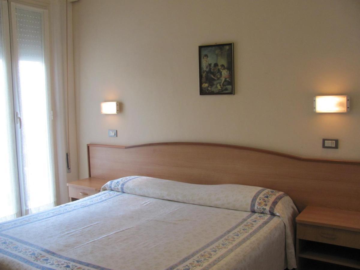Albergo Moretti Senigallia Szoba fotó