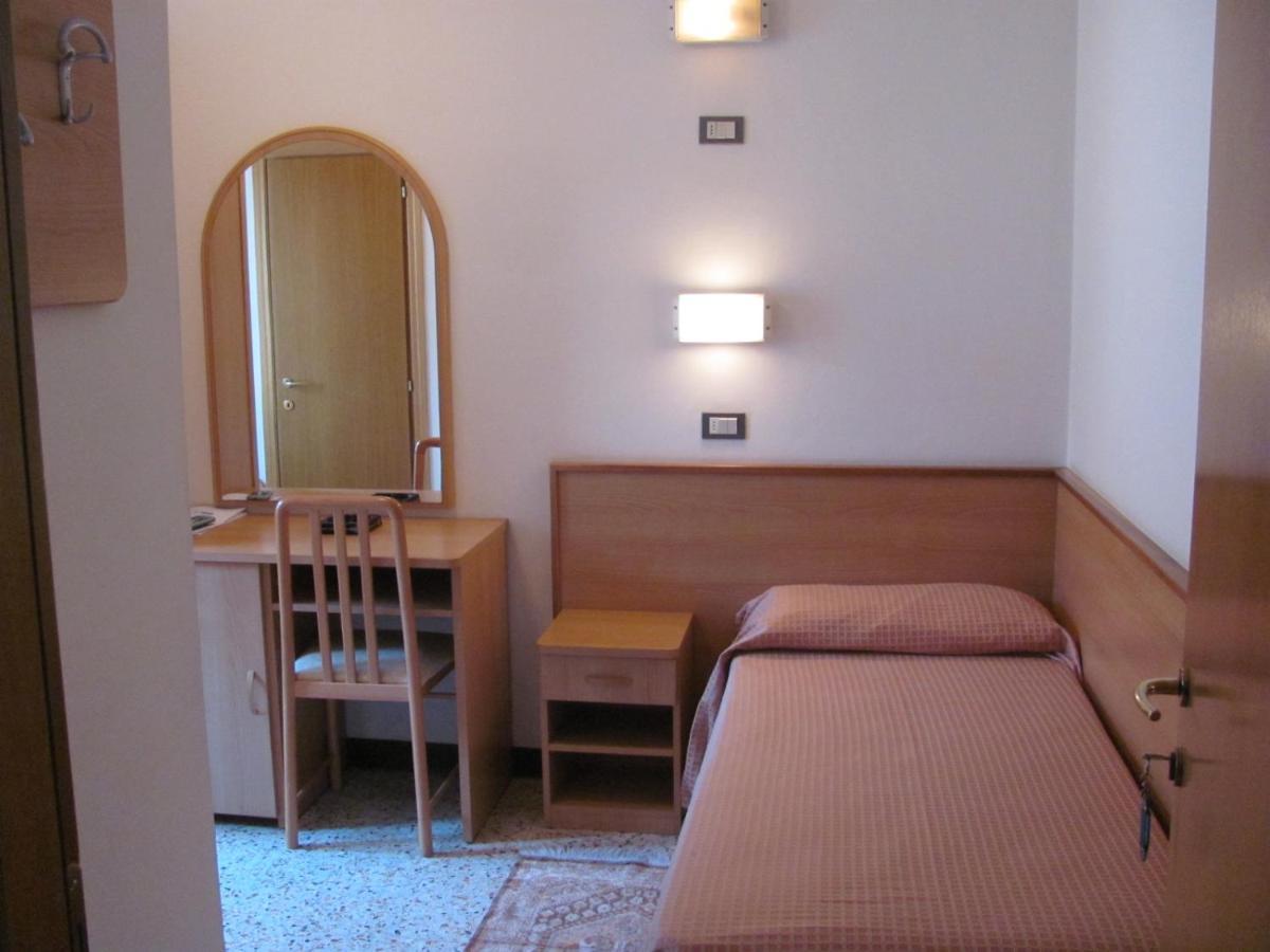 Albergo Moretti Senigallia Kültér fotó